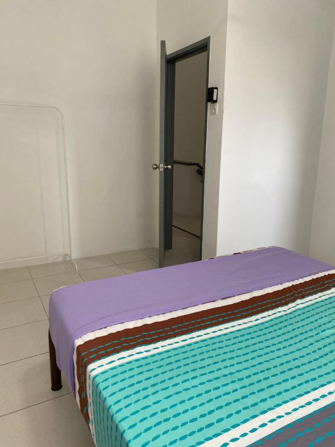 Cempaka Homestay Soga Perdana Batu Pahat Exterior foto