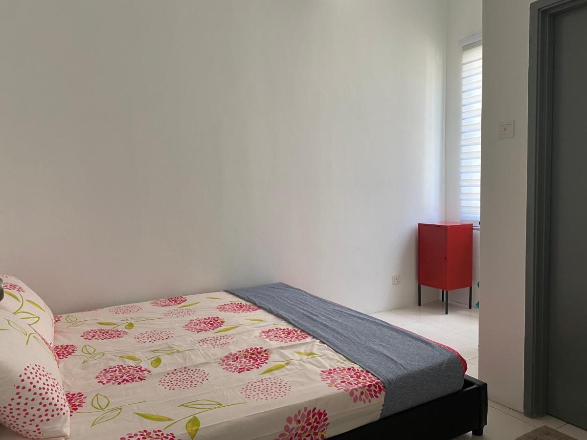 Cempaka Homestay Soga Perdana Batu Pahat Exterior foto